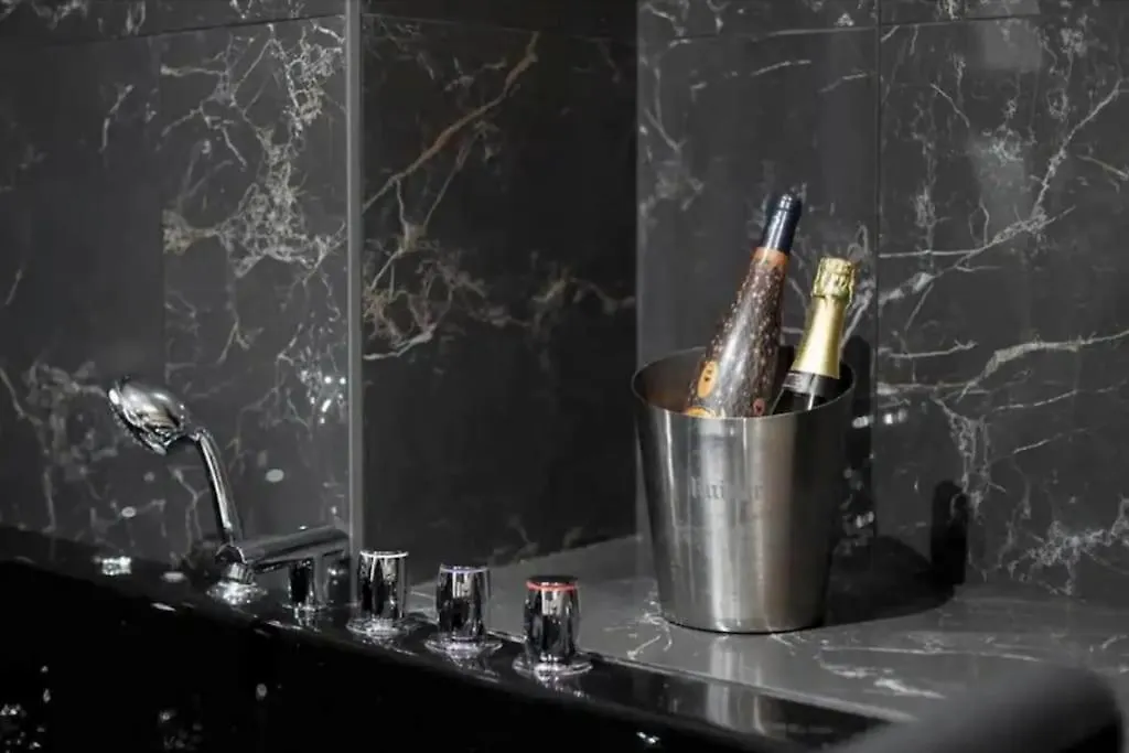 Magnifique Appartement Avec Sauna Et Jacuzzi Paris France